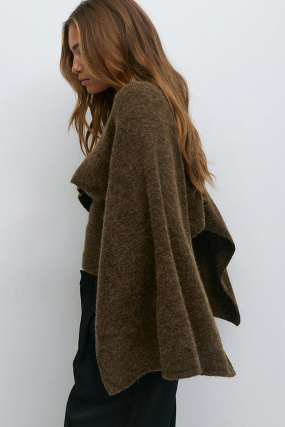 LISA CAPE