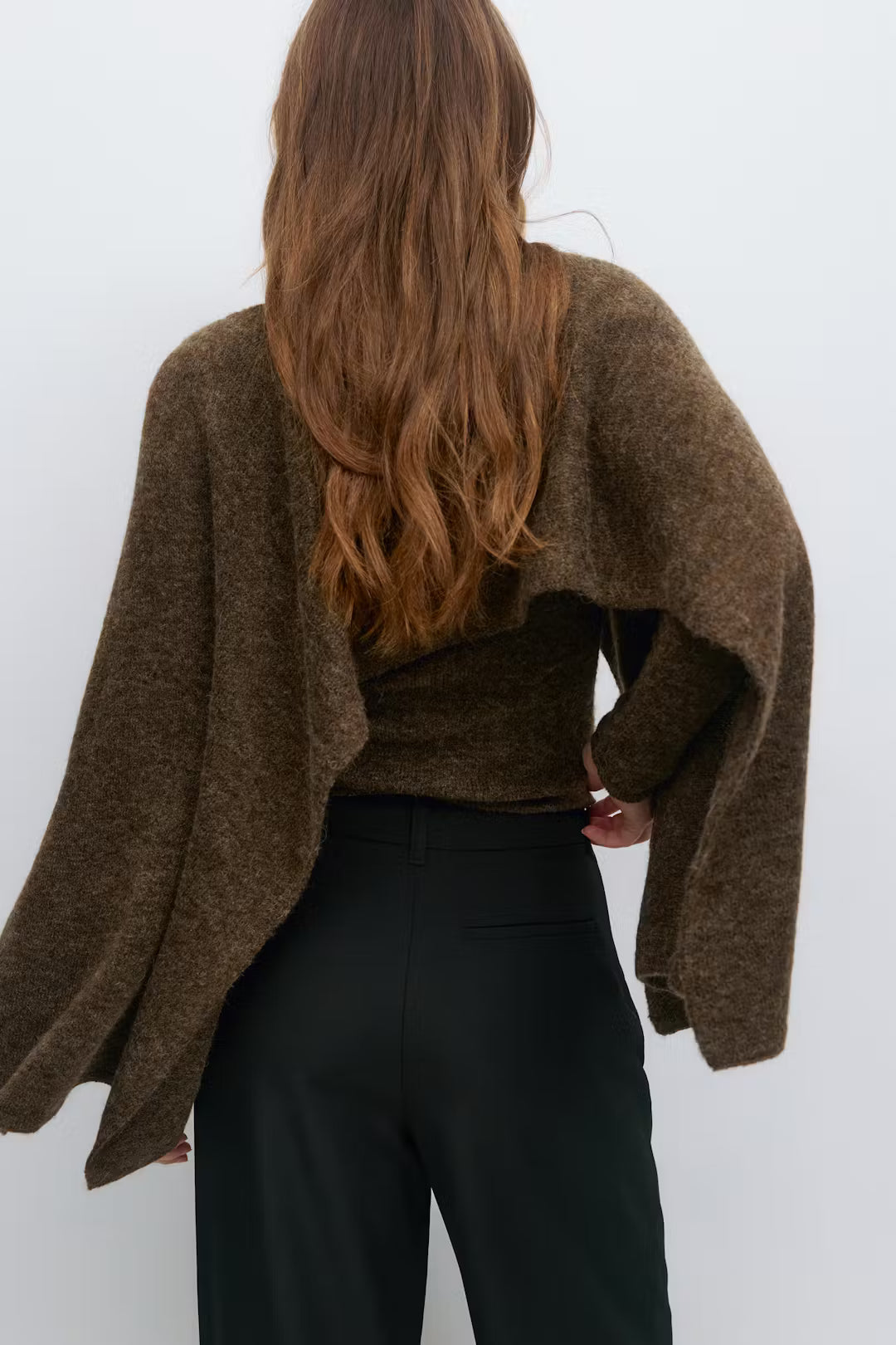 LISA CAPE